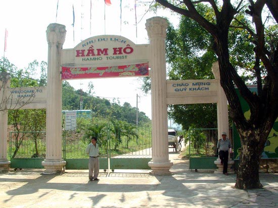 Khu du lịch Hầm Hô Bình Định